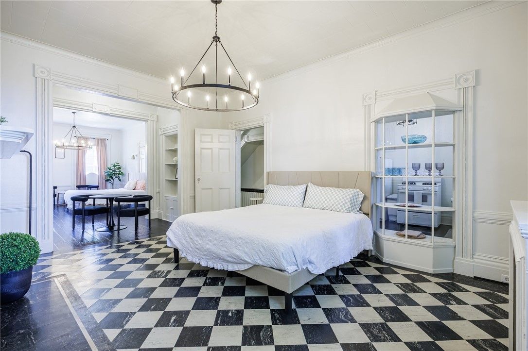 Bedroom, Chandelier, Interior, Pendant Lights