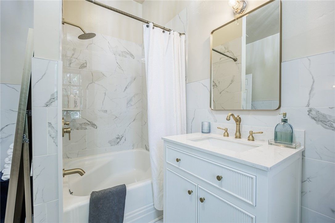 Bathroom, Interior, Marble Walls