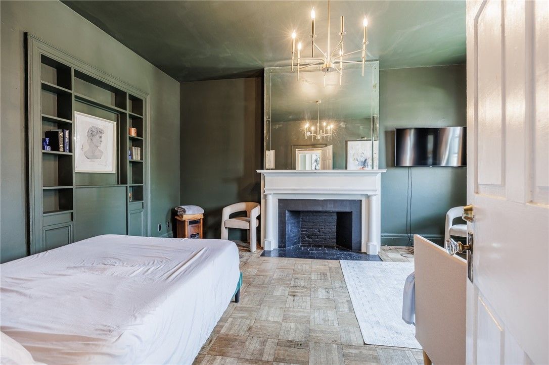 Chandelier, Fireplace, Interior, Pendant Lights