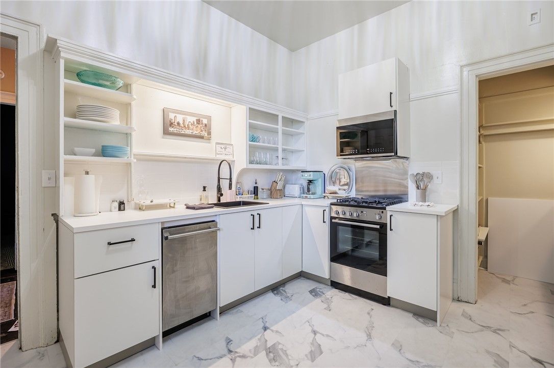 Interior, Kitchen, Marble, Stainless Steel Appliances