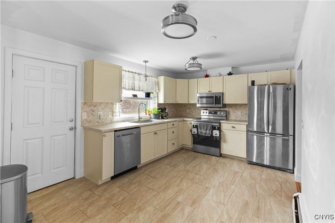 Chandelier, Interior, Kitchen, Stainless Steel Appliances, Wood Texture Flooring