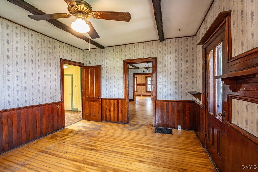 Empty room, Interior, Wooden Beams, Wood Texture Flooring