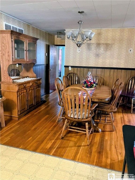 Chandelier, Dining room, Interior, Wood Texture Flooring