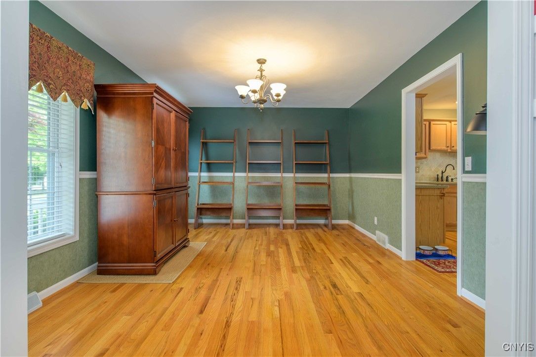 Chandelier, Empty room, Interior, Wood Texture Flooring