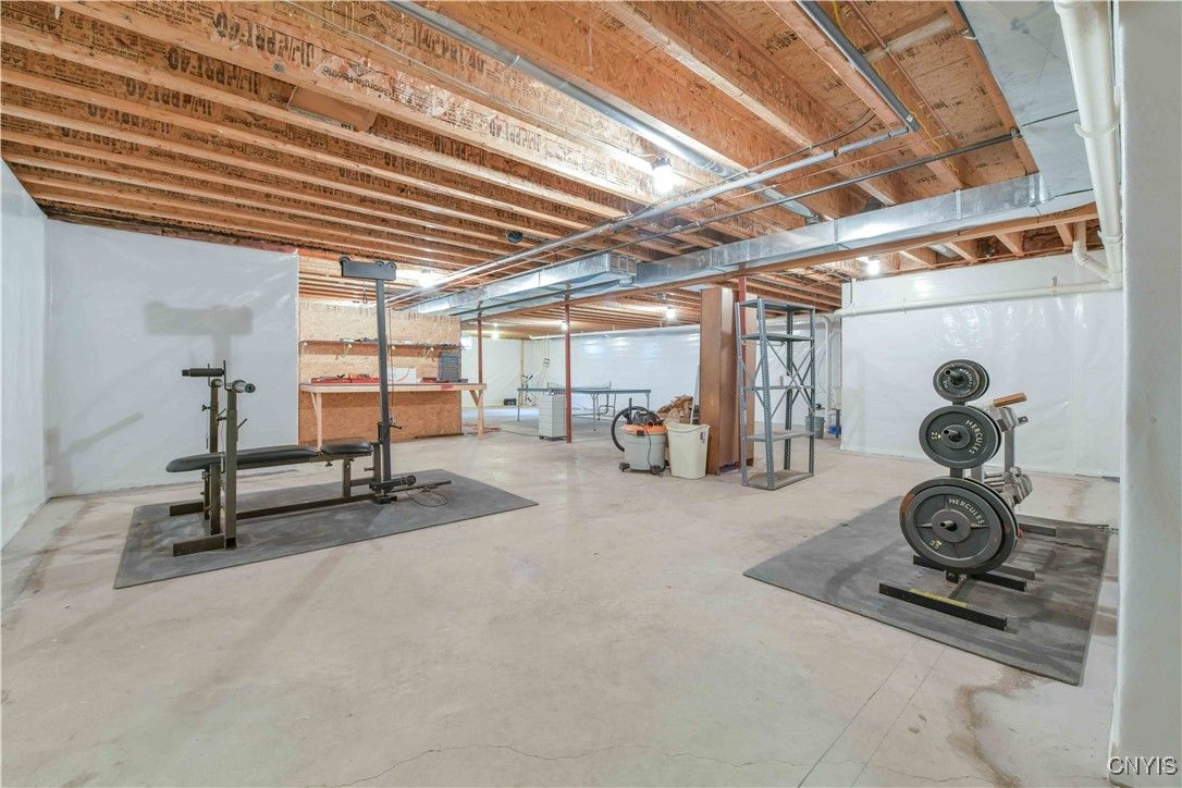 Fitness Equipment, Interior, Wooden Beams