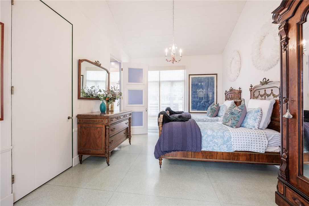 Bedroom, Chandelier, Interior, Pendant Lights