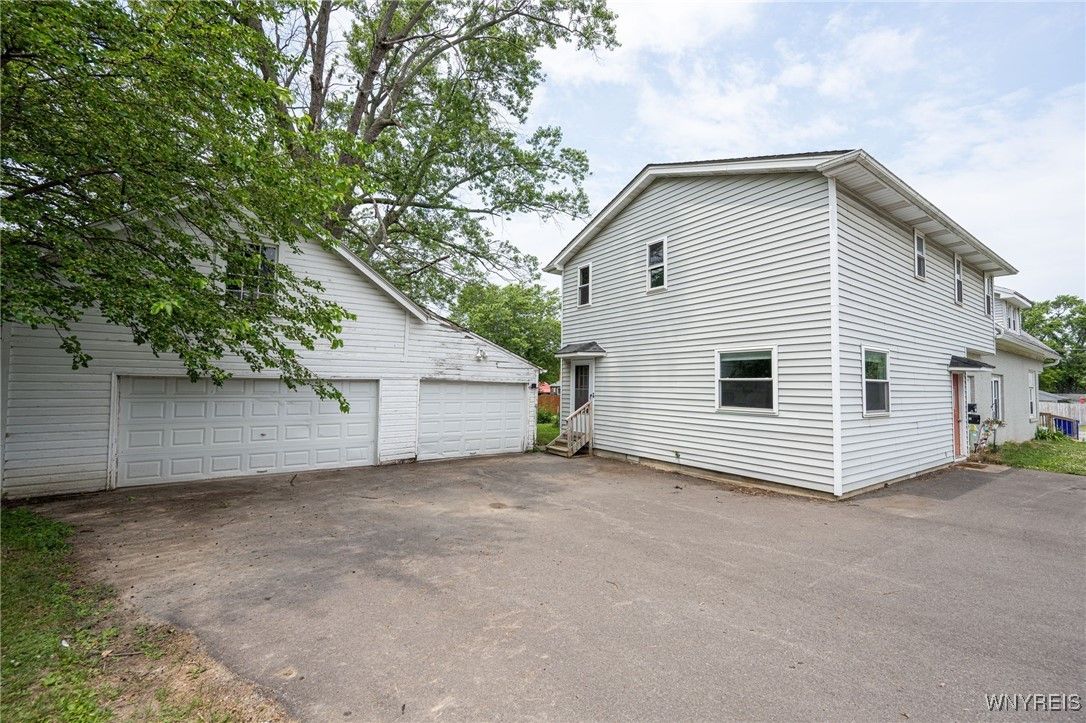 Backyard, Detached Garage, Exterior