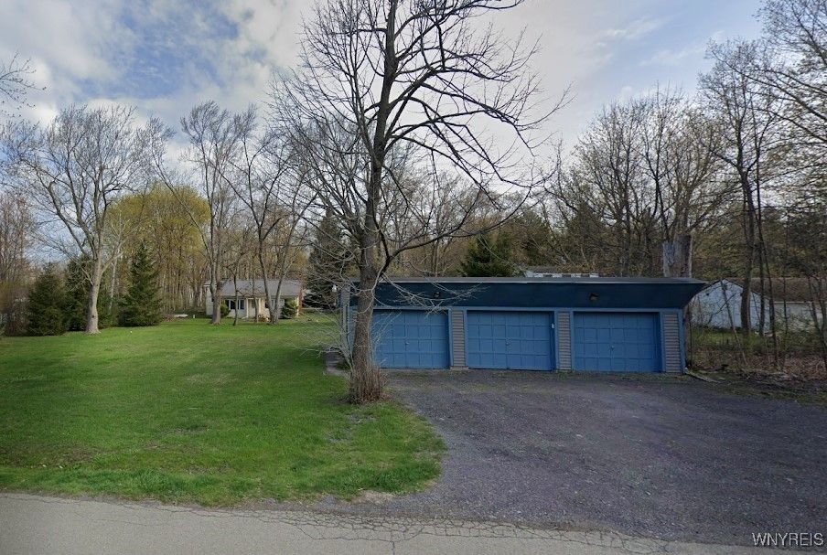 Backyard, Detached Garage, Exterior