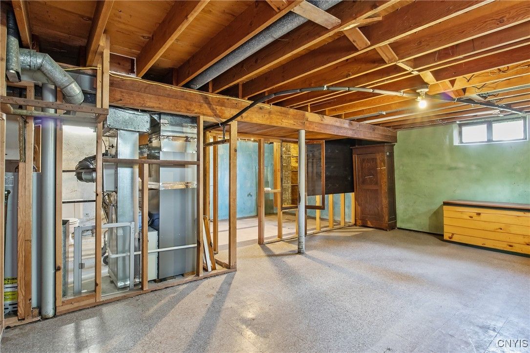 Empty room, Interior, Wooden Beams, Wooden Ceilings