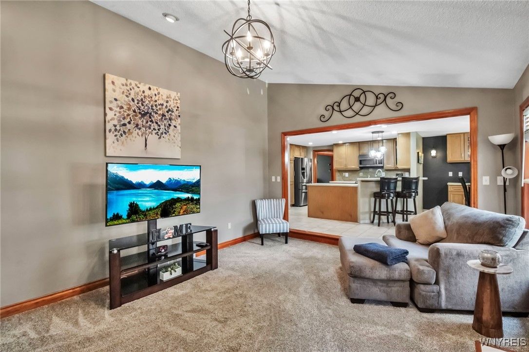 Chandelier, Interior, Kitchen, Living room, Pendant Lights, Recessed Lighting, Stainless Steel Appliances