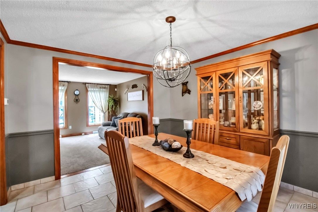 Chandelier, Dining room, Interior, Pendant Lights