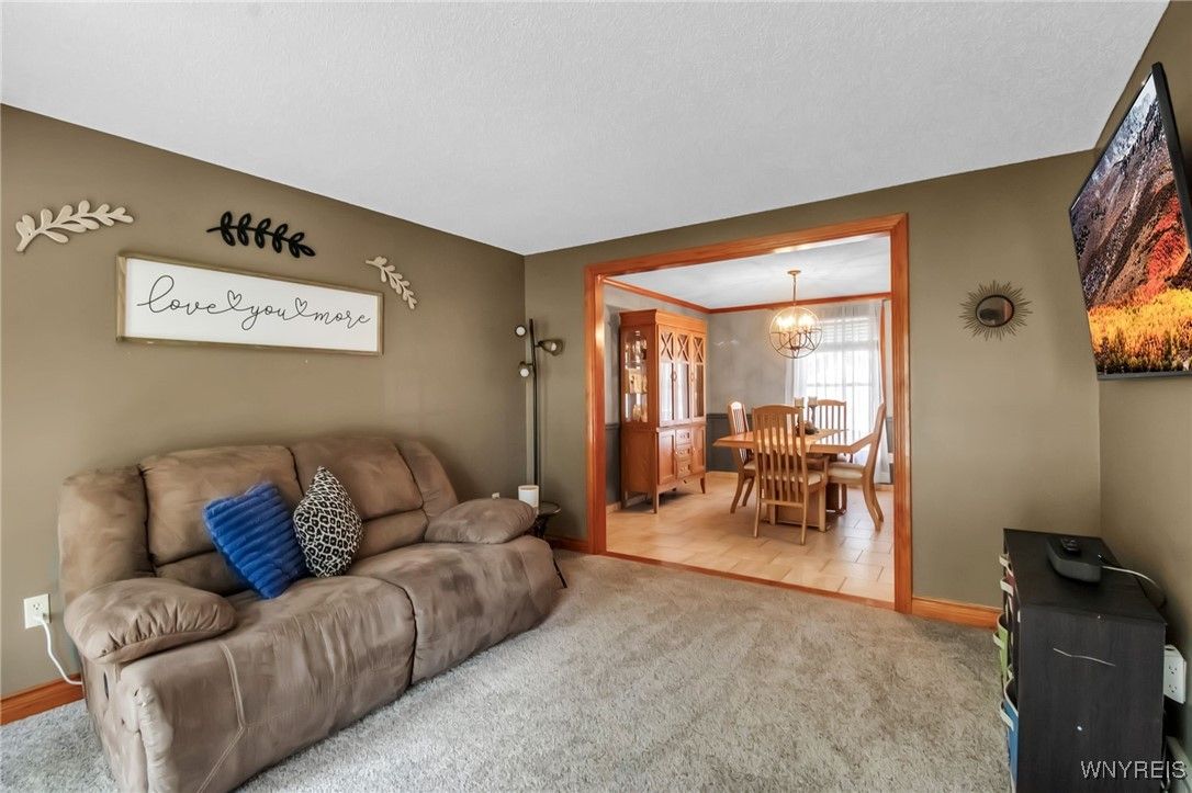 Chandelier, Dining room, Interior, Living room