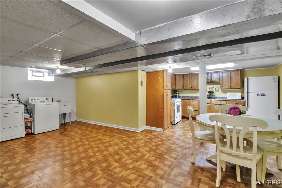 Dining room, Interior, Kitchen, Washer, Wood Texture Flooring