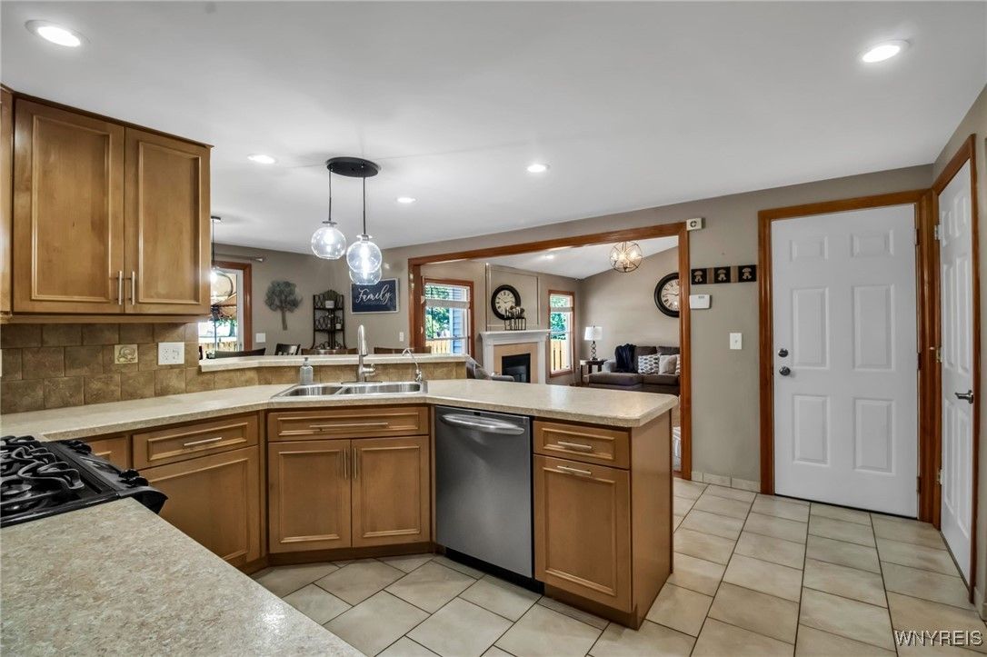 Fireplace, Interior, Kitchen, Pendant Lights, Recessed Lighting