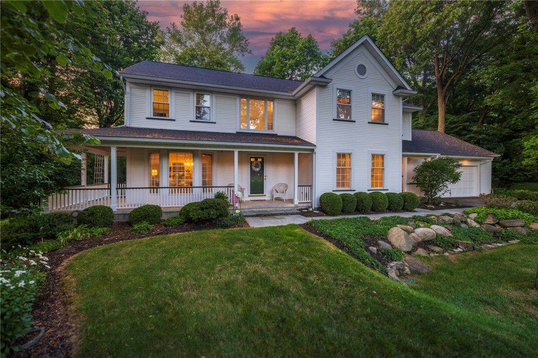 Attached, Exterior, Facade, Farmhouse