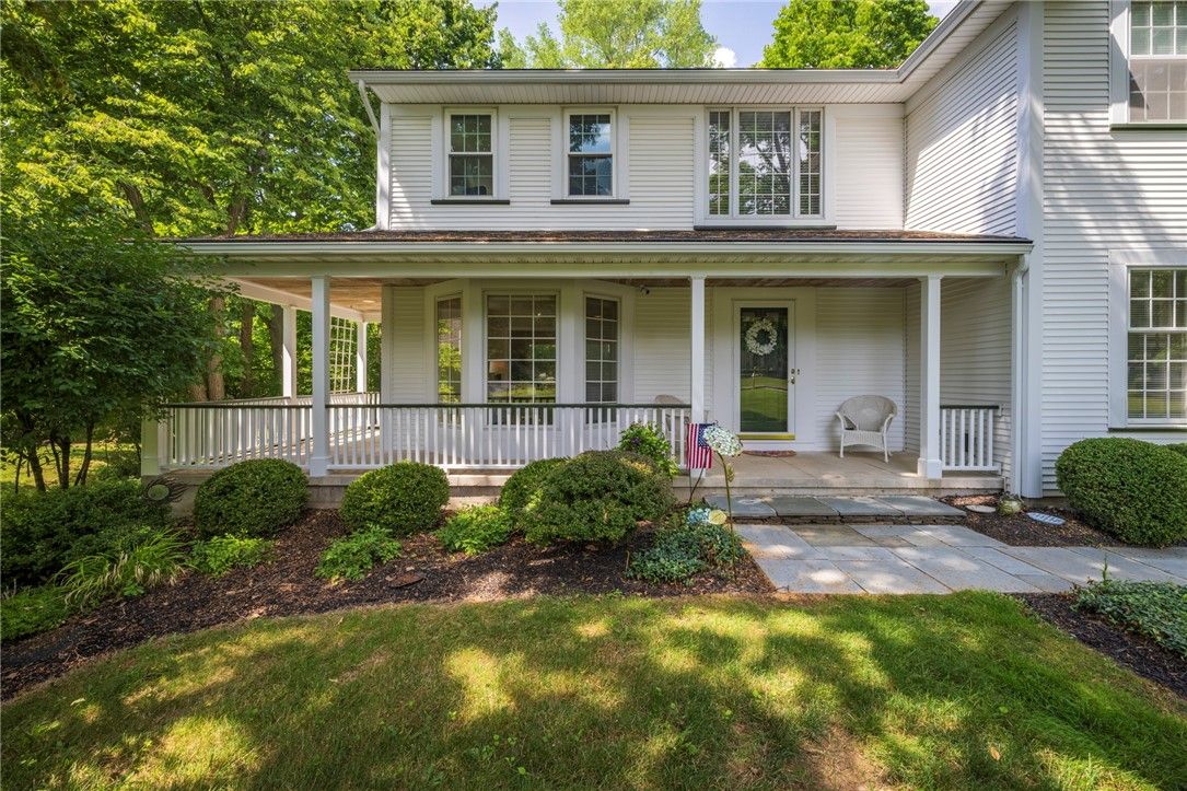 Exterior, Facade, American Foursquare