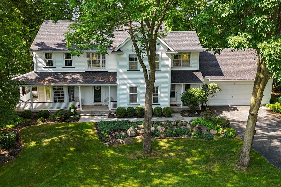 Attached, Exterior, Facade, Farmhouse