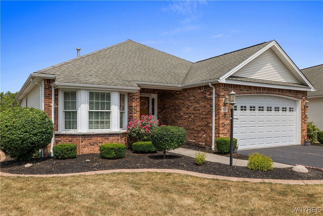 Attached, Exterior, Facade, Brick Facade, Ranch