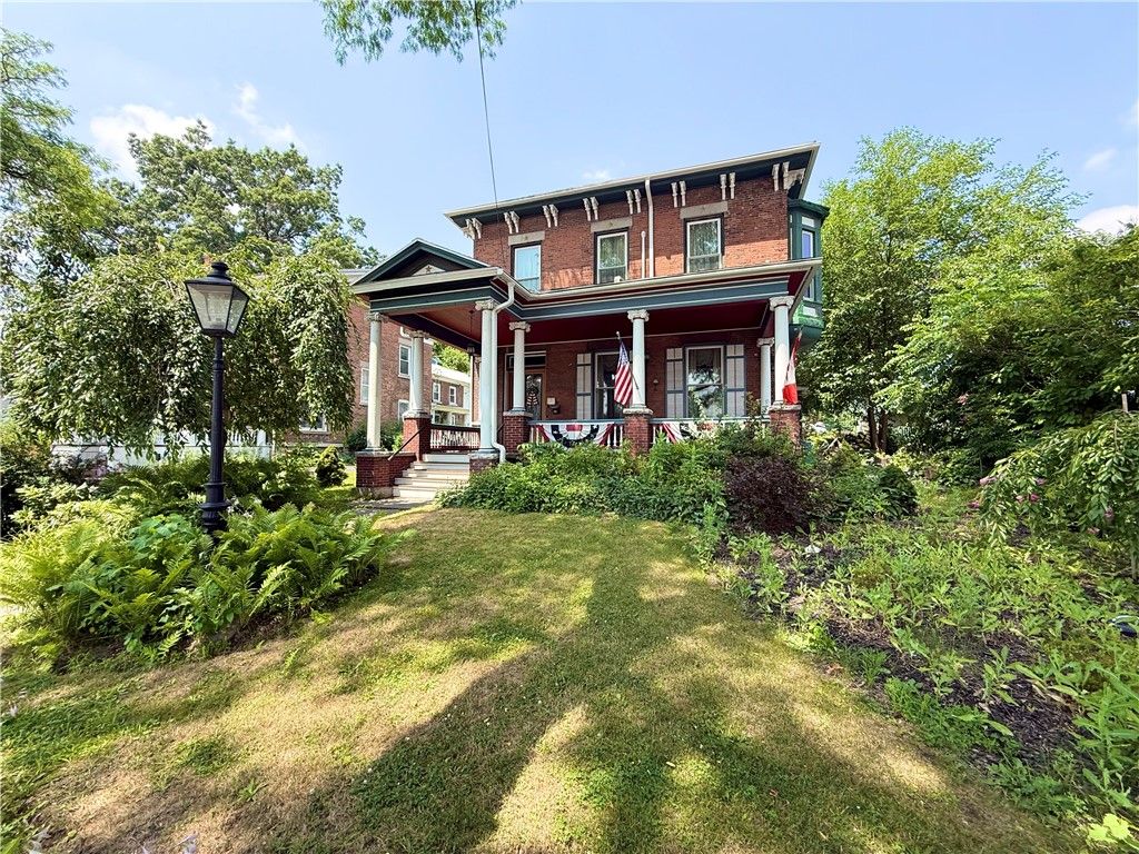 Backyard, Exterior, Facade, Brick Facade, American Foursquare
