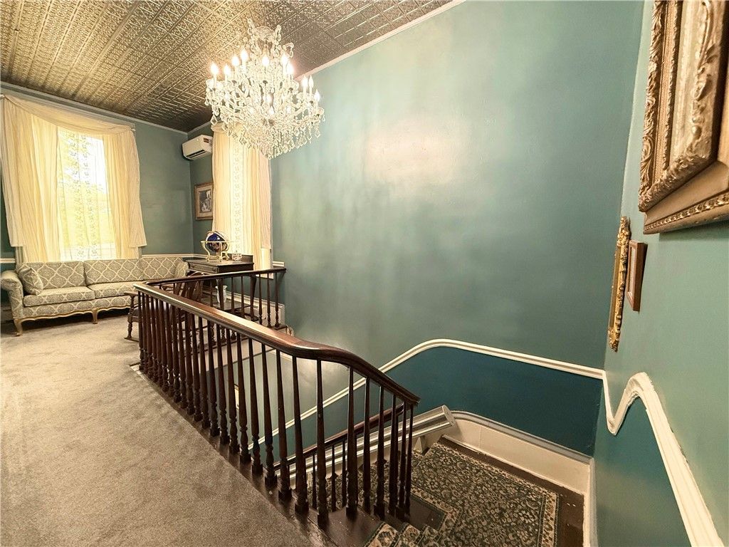 Chandelier, Interior