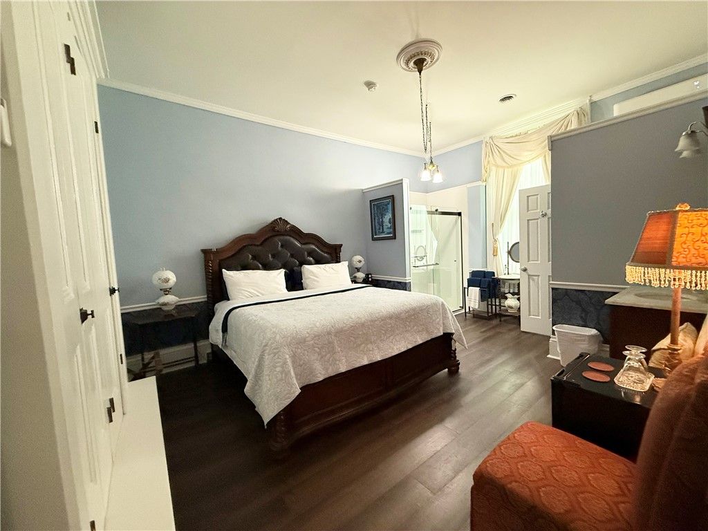 Bedroom, Interior, Pendant Lights, Wood Texture Flooring