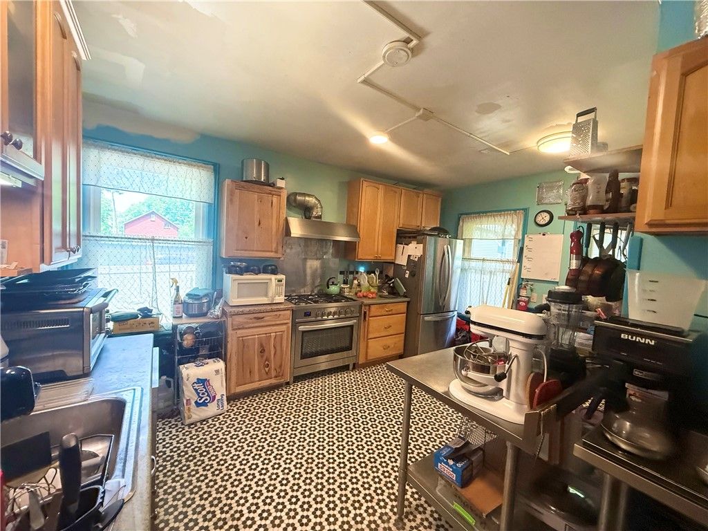 Interior, Kitchen, Stainless Steel Appliances