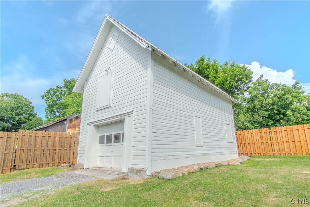 Detached Garage, Exterior