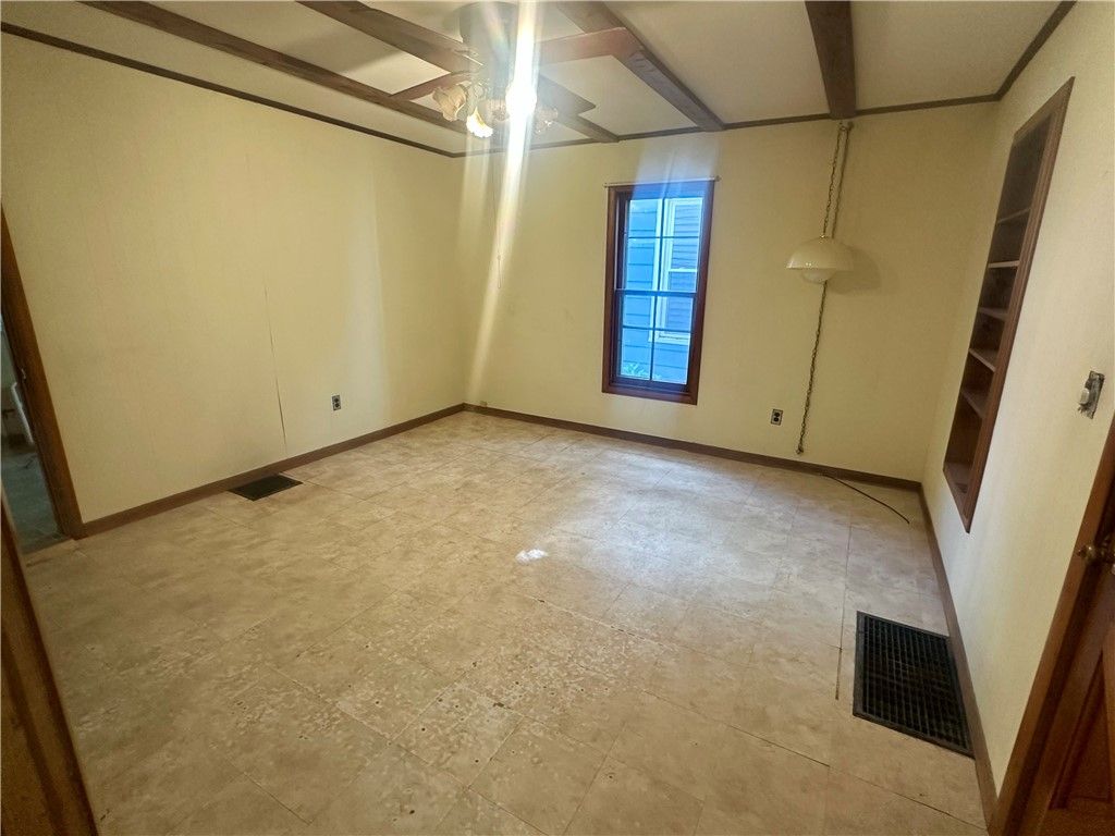 Empty room, Interior, Pendant Lights