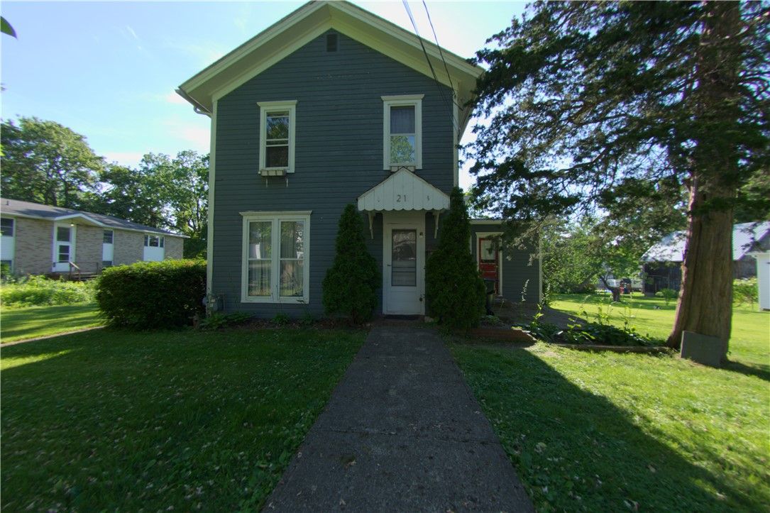 Exterior, Facade, Queen Anne Victorian