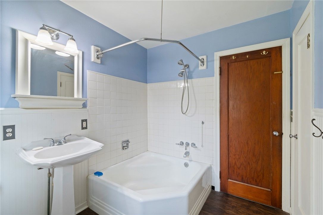 Bathroom, Interior, Wood Texture Flooring