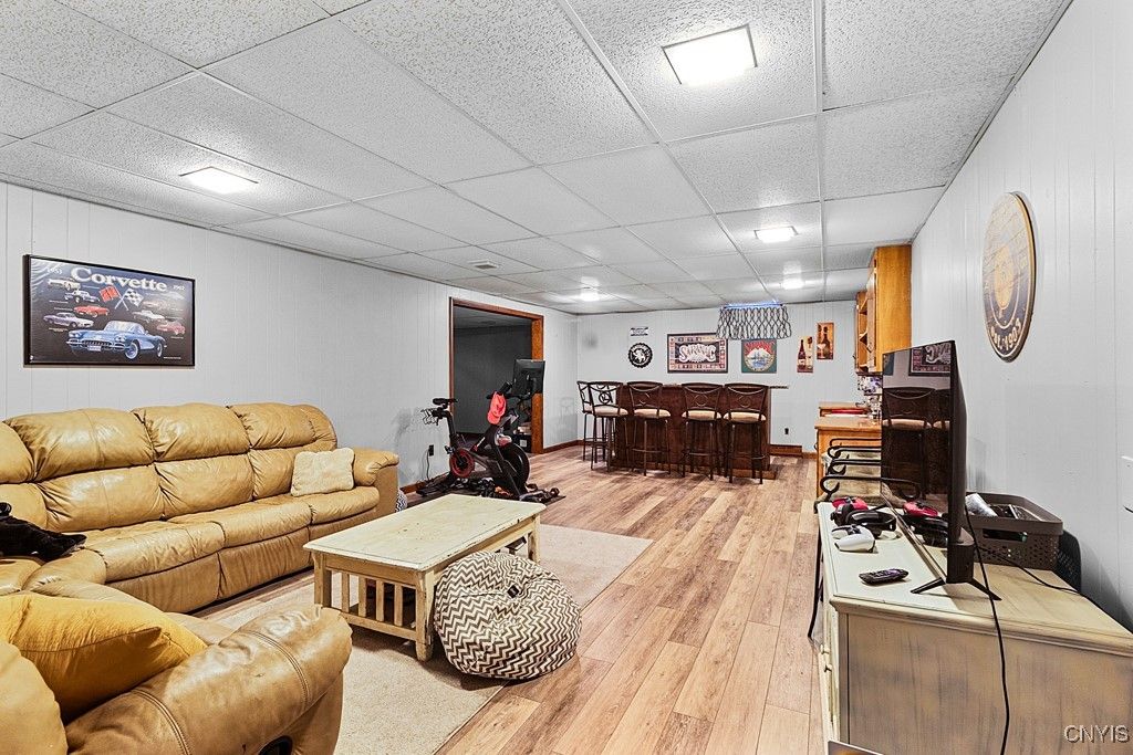 Fitness Equipment, Interior, Living room, Recessed Lighting, Wood Texture Flooring