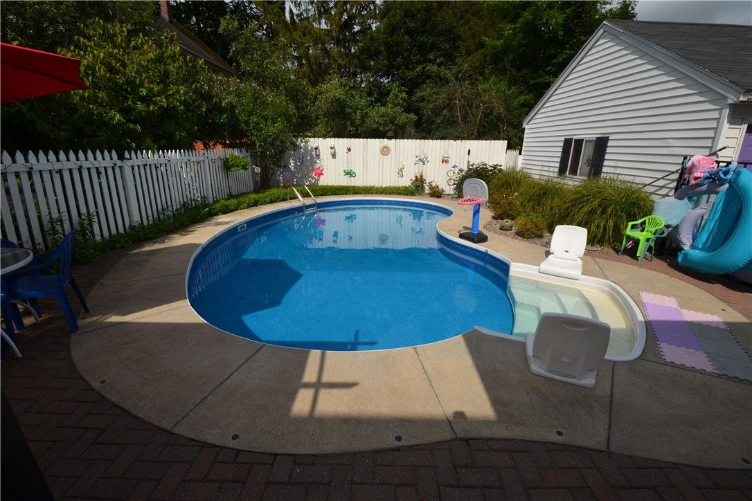 Exterior, Pool