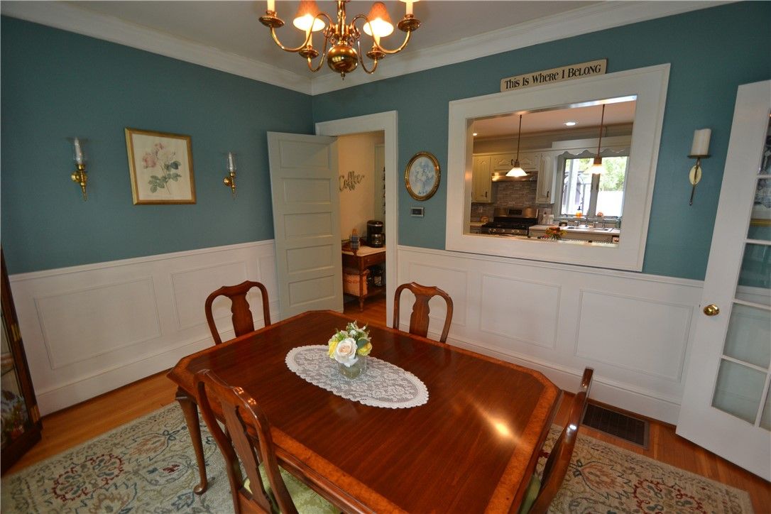 Chandelier, Dining room, Interior, Kitchen, Wood Texture Flooring
