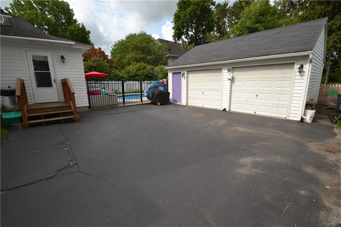 Detached Garage, Exterior