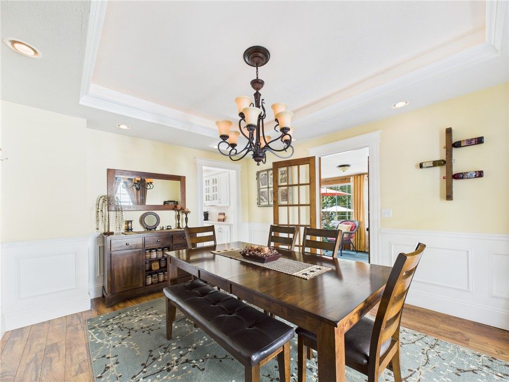 Chandelier, Dining room, Interior, Recessed Lighting, Wood Texture Flooring