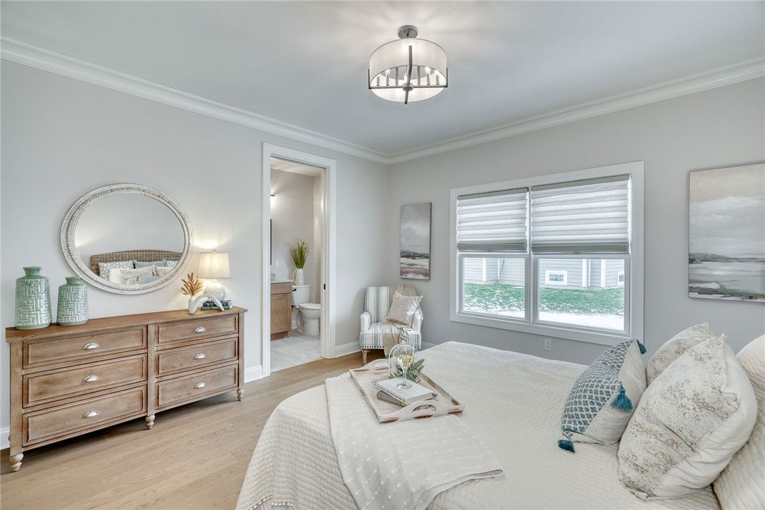 Bathroom, Bedroom, Interior, Pendant Lights, Wood Texture Flooring