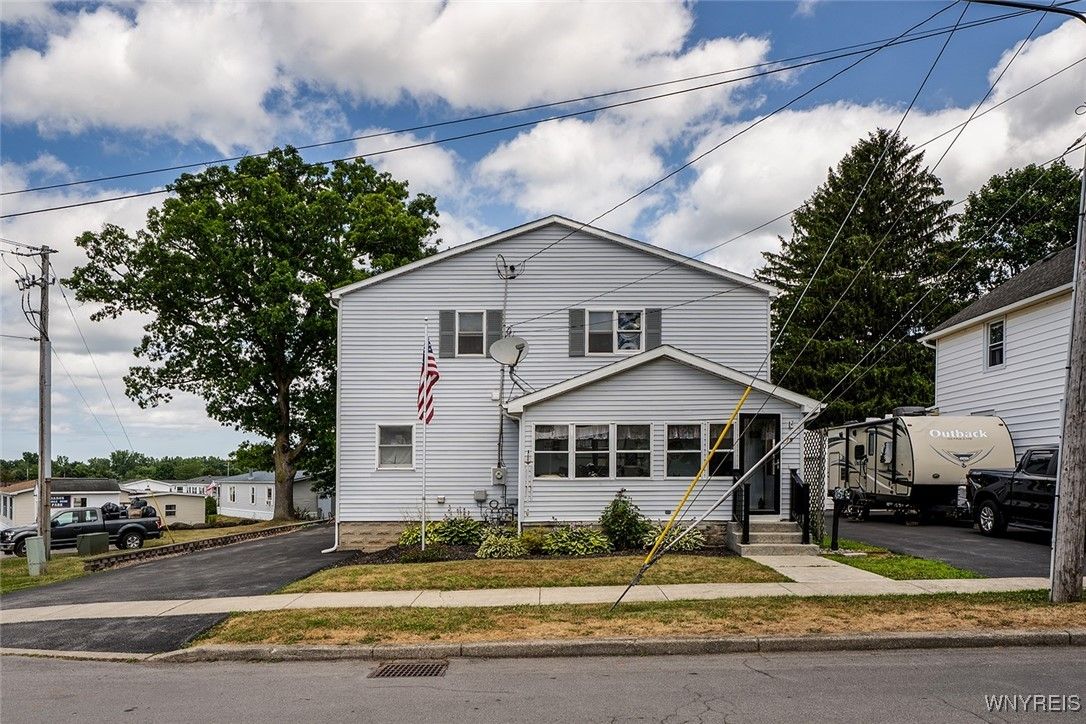 Exterior, Facade, None