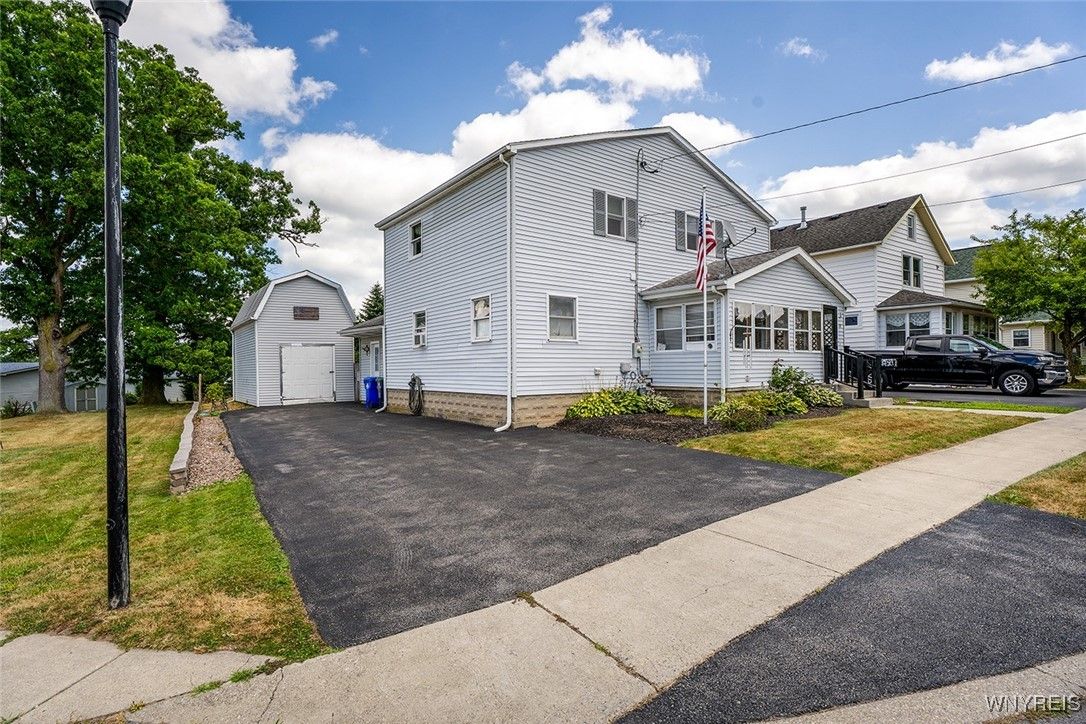 Detached Garage, Exterior