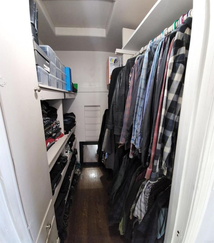Interior, Walk-in Closets, Wood Texture Flooring
