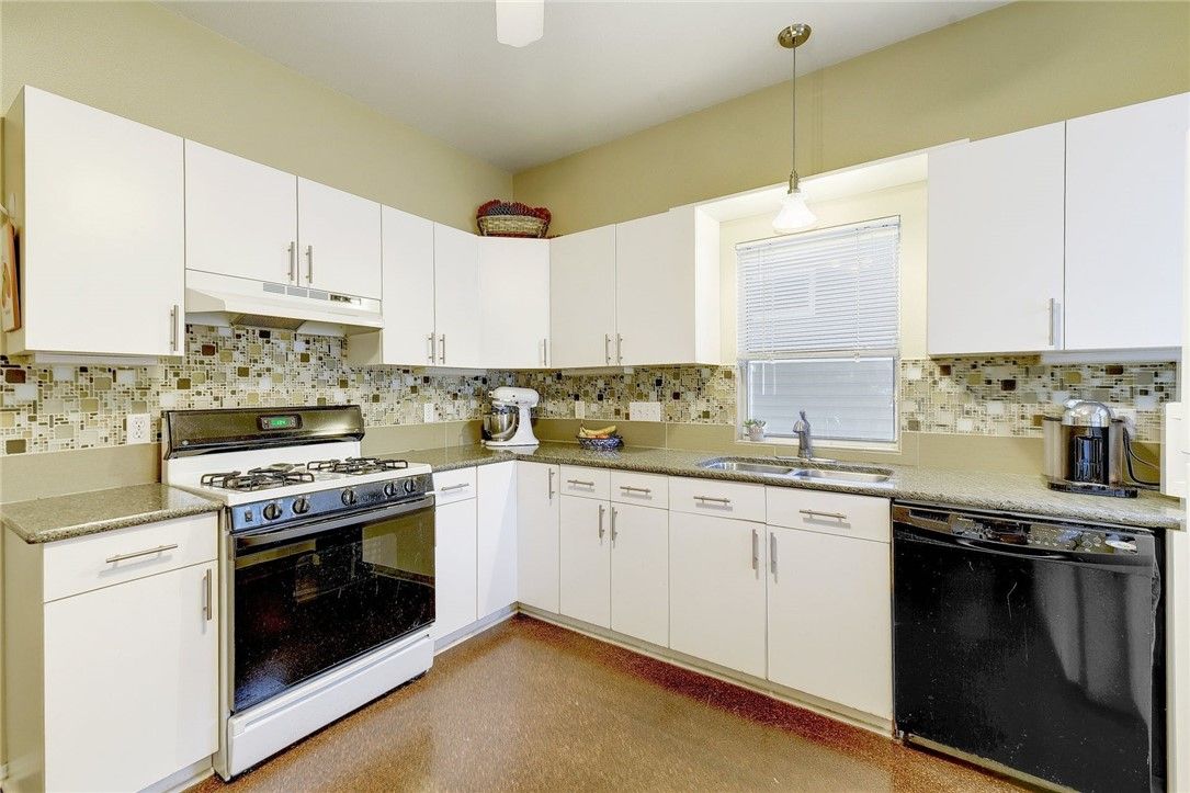 Interior, Kitchen, Pendant Lights, Stainless Steel Appliances
