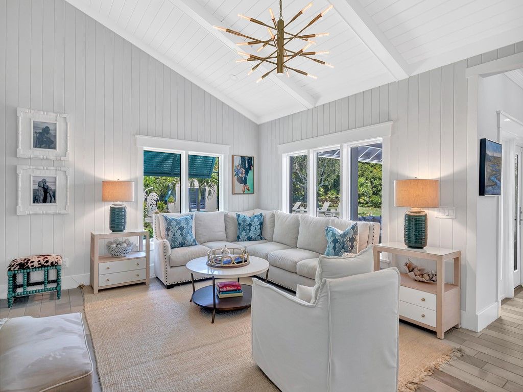 Interior, Living room, Pendant Lights, Wood Texture Flooring