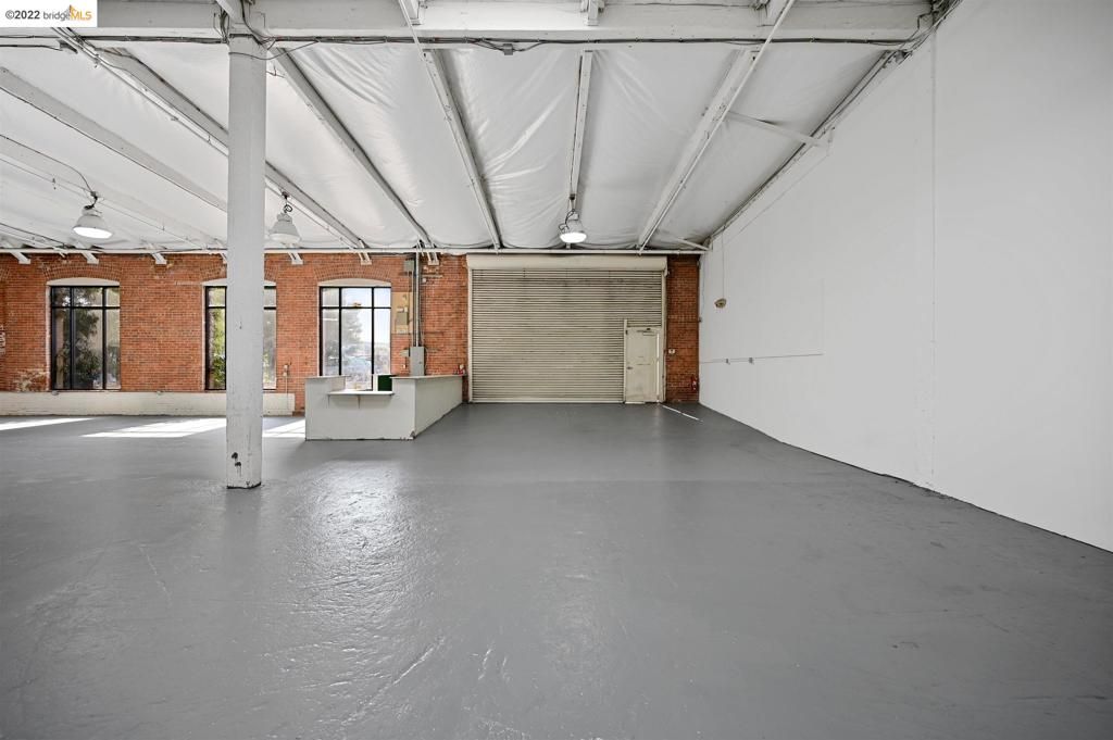 Garage, Interior, Stone Walls