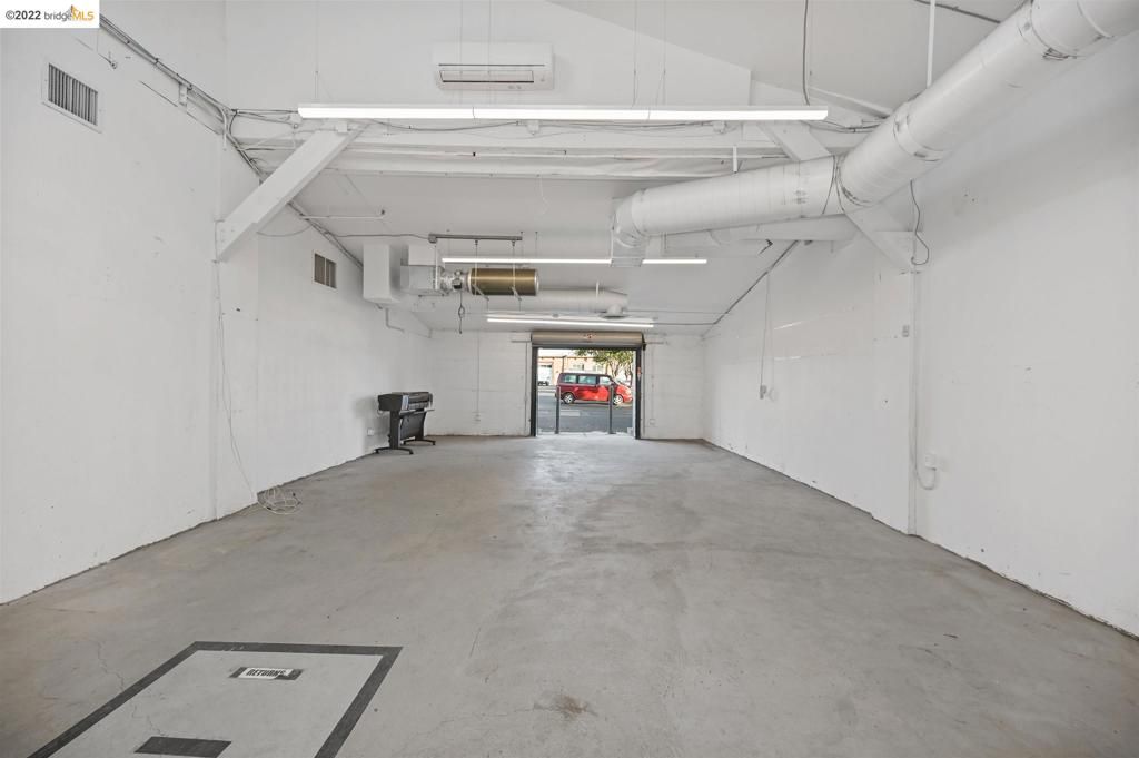 Garage, Interior