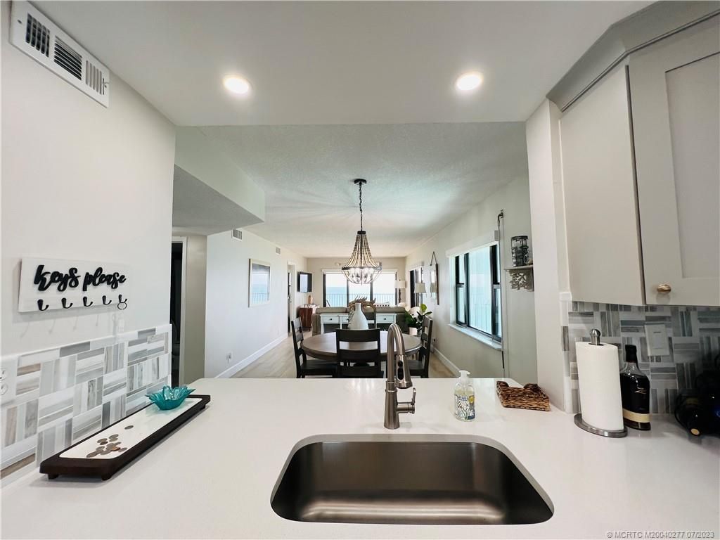 Chandelier, Dining room, Interior, Recessed Lighting