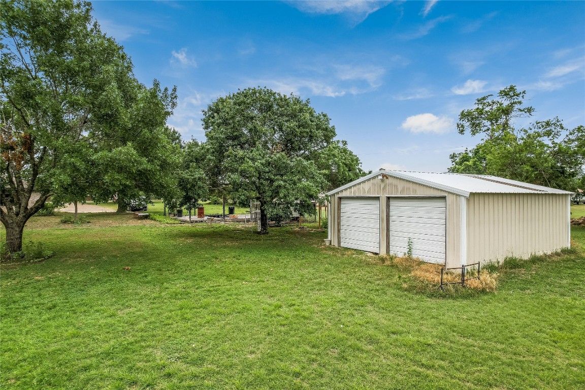 Backyard, Detached Garage, Exterior