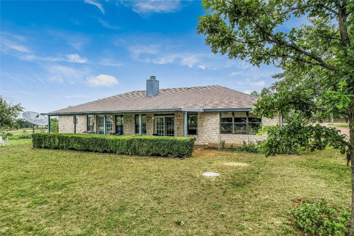 Backyard, Exterior, Facade, Brick Facade, Ranch