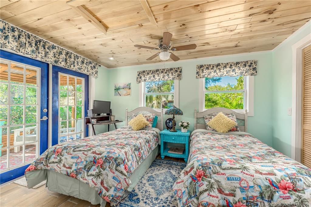 Bedroom, Interior, Recessed Lighting, Wooden Ceilings, Wood Texture Flooring