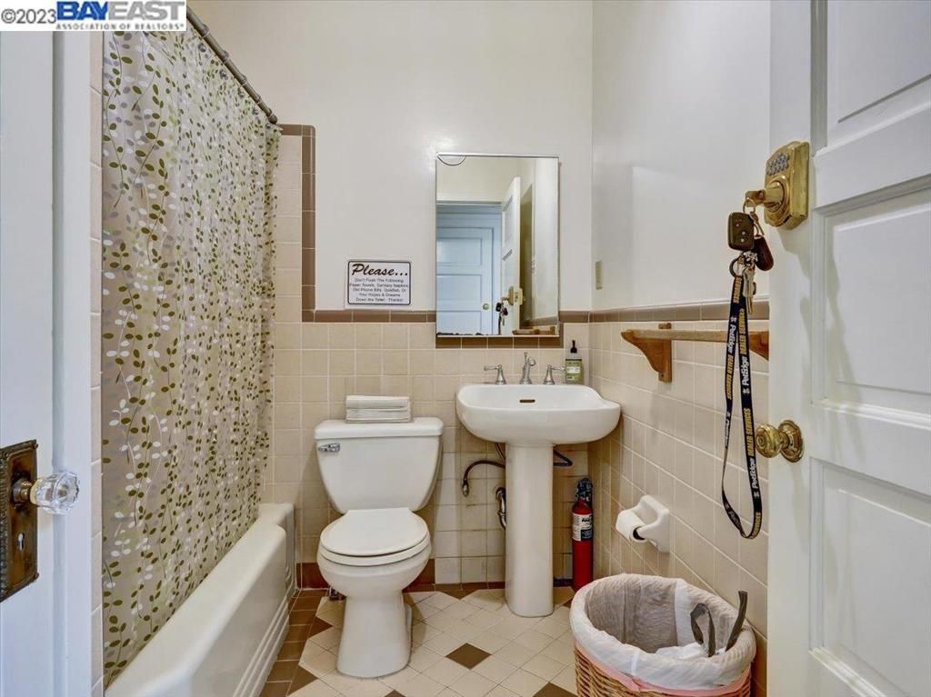 Bathroom, Interior