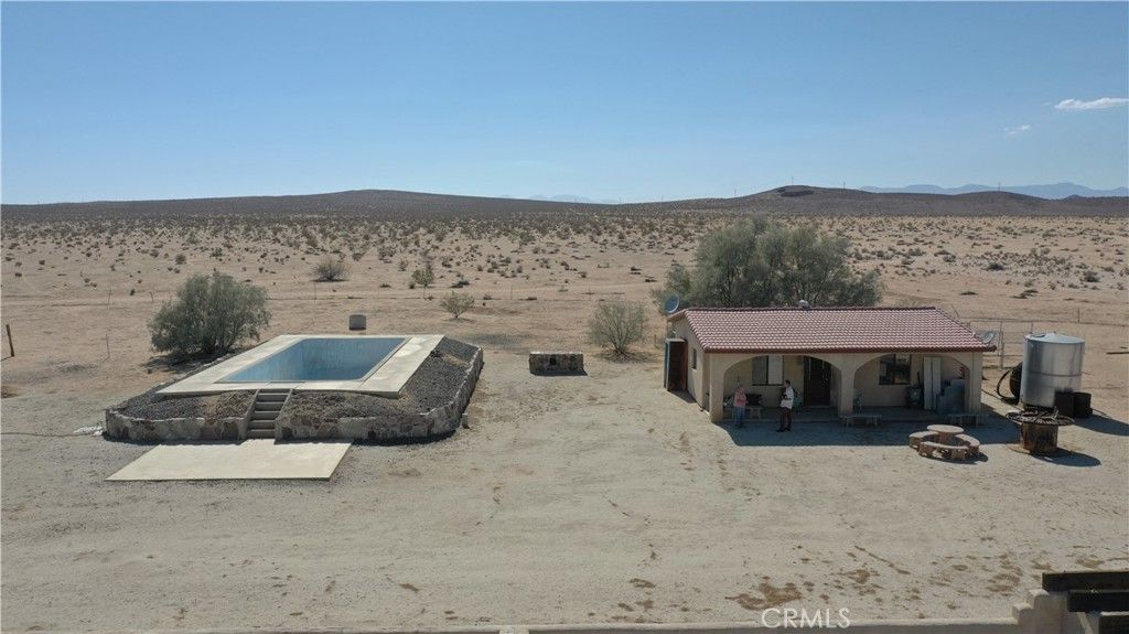 Exterior, Drone