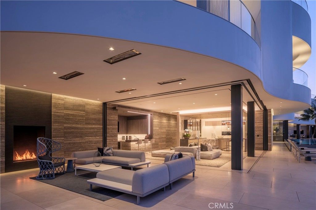Exterior, Fireplace, Recessed Lighting